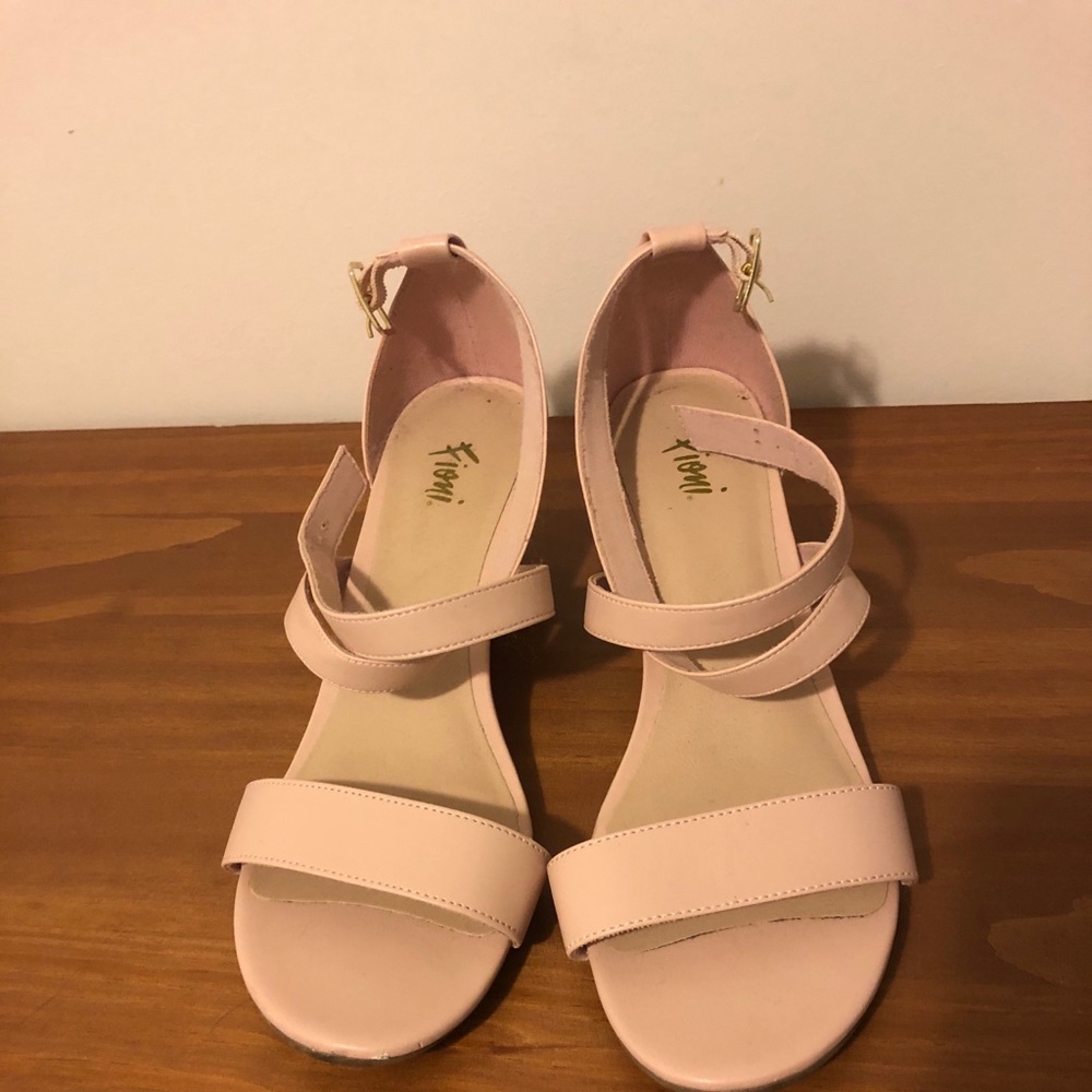 FIONI ROSE WEDGE SANDAL